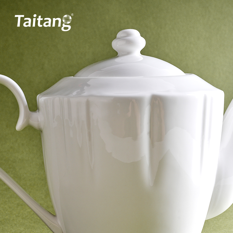 皇冠白瓷-茶壶