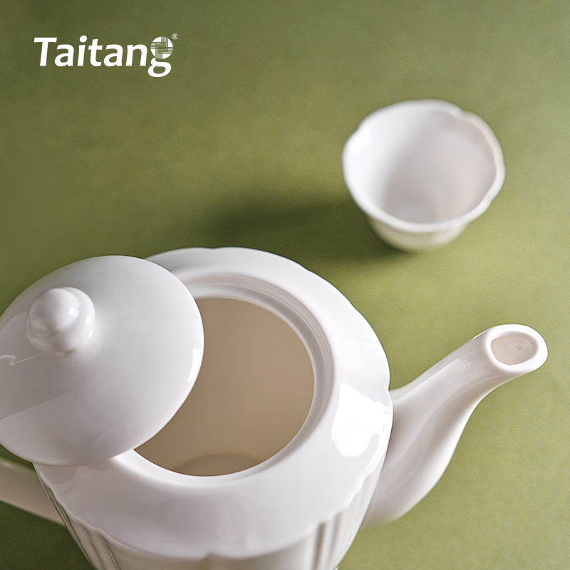 皇冠白瓷-茶壶